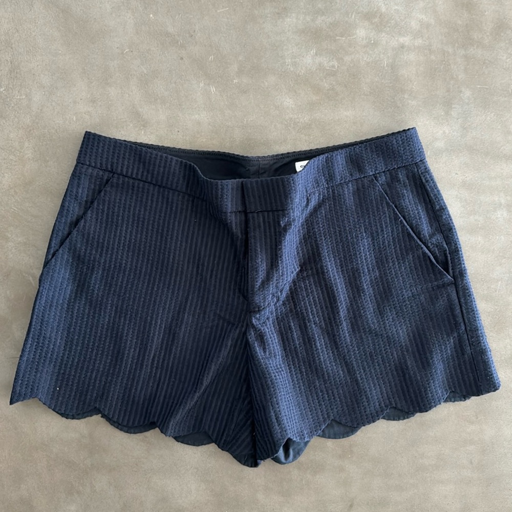Navy blue club Monaco scallop edge short